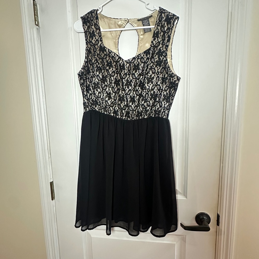 Suzy Shier Lace Chiffon Keyhole Back Cocktail Dress Black Gold Large